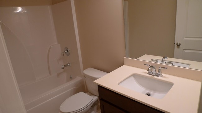 Photo - 92 Greenfield Dr