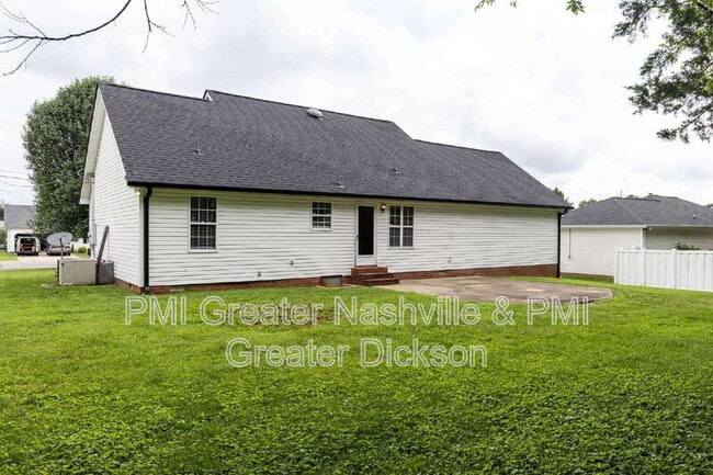 Photo - 2414 Lismore Dr