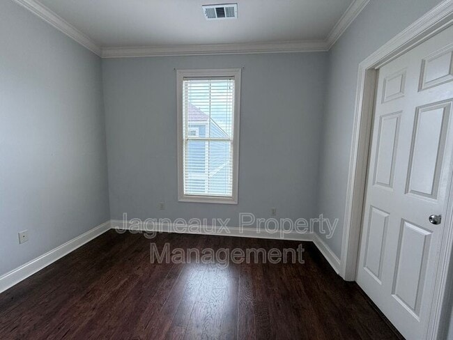 Photo - 108 Shallowford Dr
