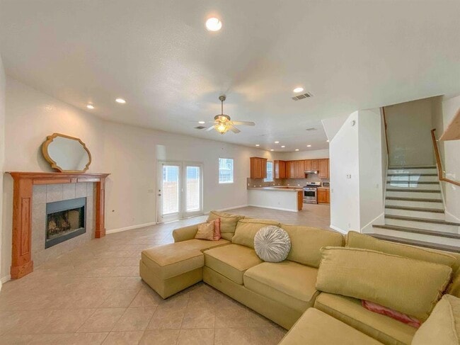 Photo - 609 W 37th St