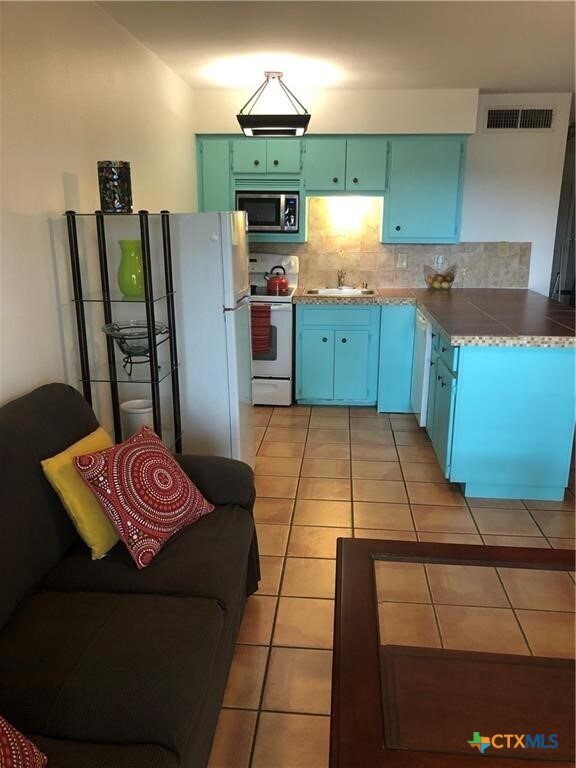 Photo - 943 Parkview Dr Unit C6