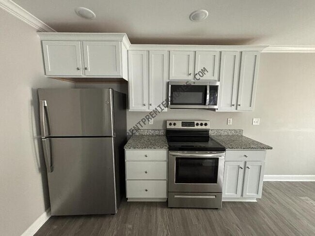 Photo - 18 Winchester Dr