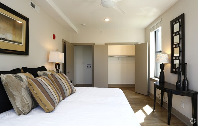 Photo - Lafayette 500