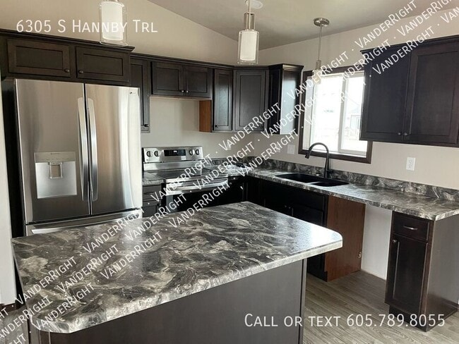 Building Photo - 6305 S Hannby Trl
