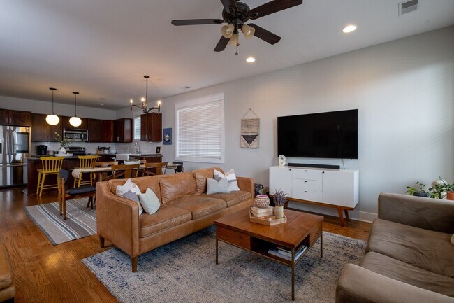 Photo - 1811B 6th Ave N