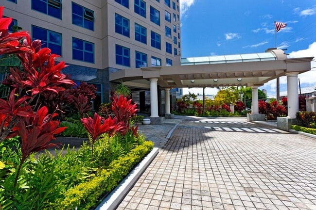 Building Photo - Spacious Condo, Exclusive Building - Honolulu Unit 704