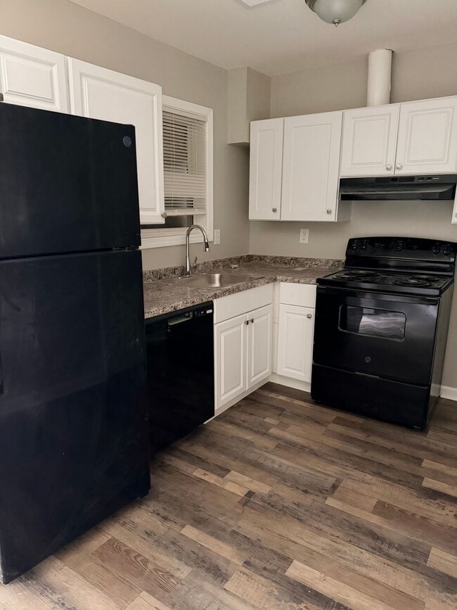 Photo - Newly Renovated 2-Bedroom Townhouse in a Prime Location! Unidad A3