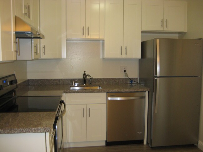 Photo - Bradley Apartments