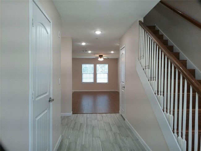Photo - 22262 Adams St Unidad 7 Rental