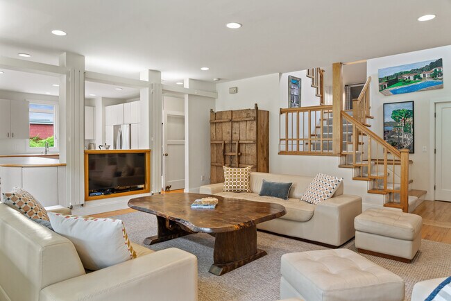 Photo - 175 Ruggles Ave