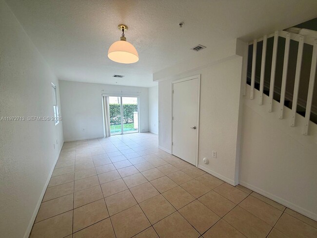 Photo - 2064 NE 167th St