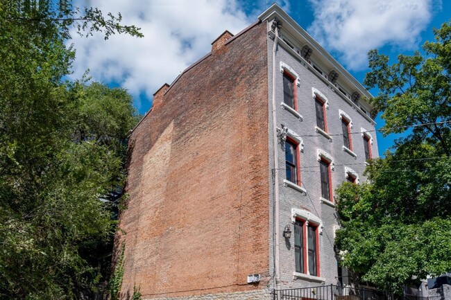 Building Photo - 306 Mulberry St Rental