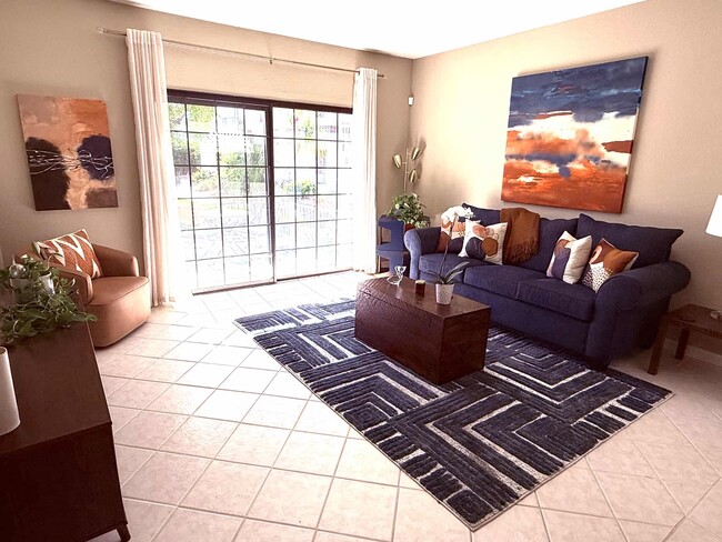 Living Room - 505 S Farrell Dr Rental