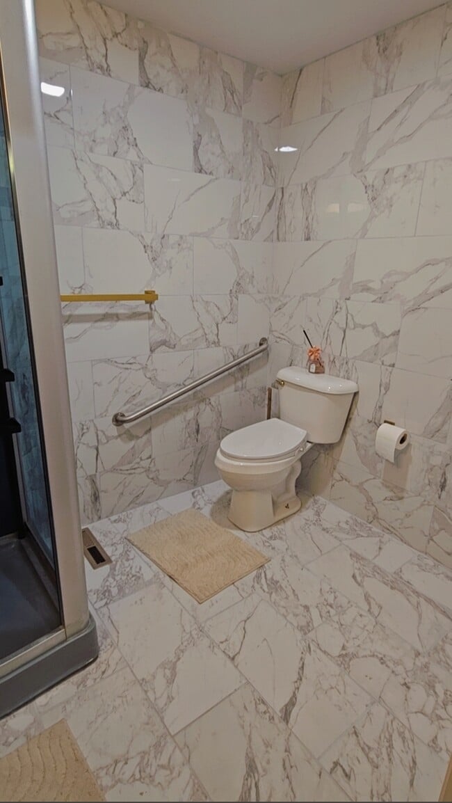 Photo - 317 W Fayette St