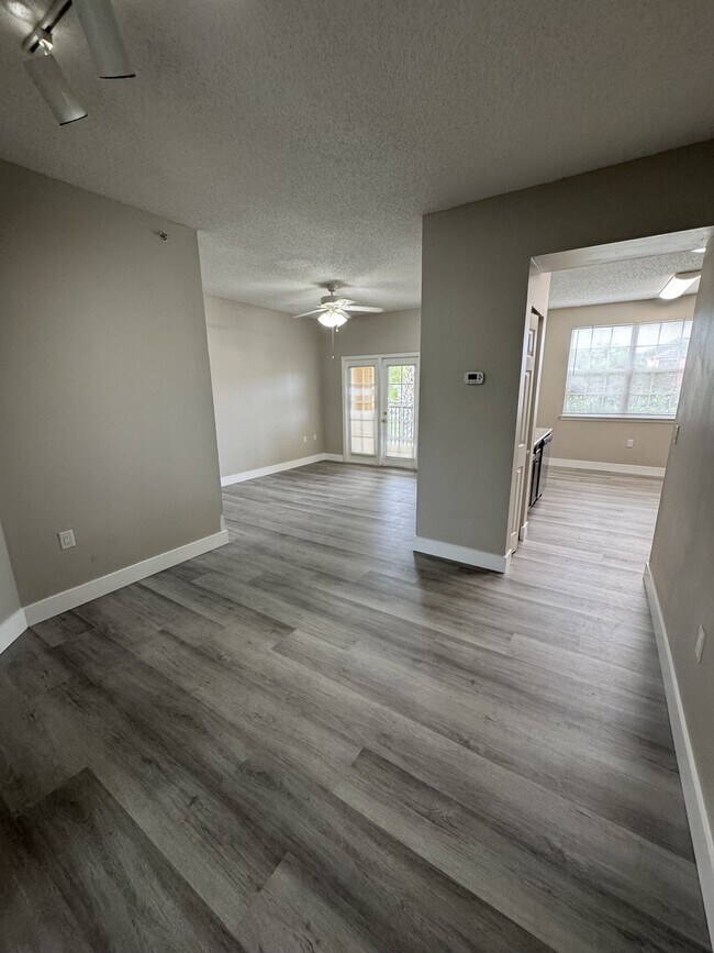Photo - 10825 Windsor Walk Dr