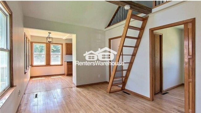 Photo - 861 N Algonquin Ave