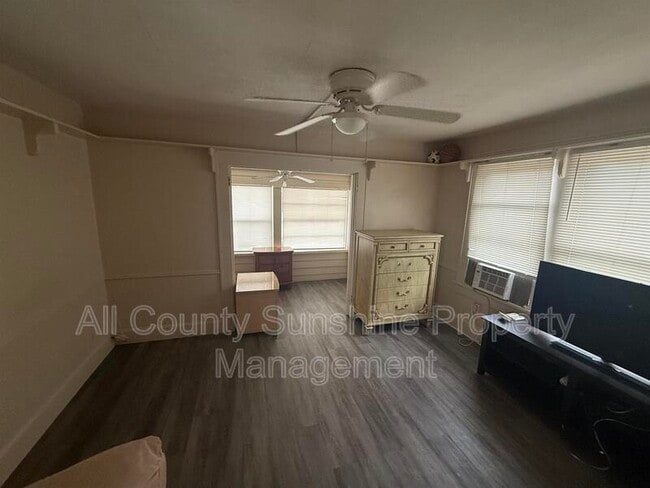 1000 6th St N Unit 4