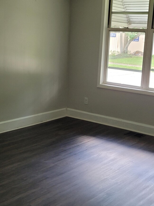 Photo - 512 Iowa Ave