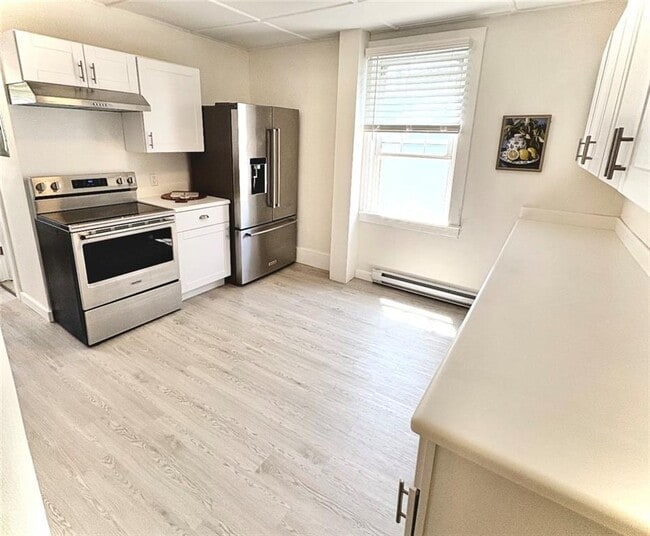 Building Photo - 8 Bridge St Unit 2