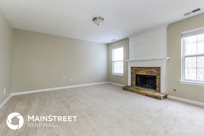 Photo - 704 Waterstone Ct NW