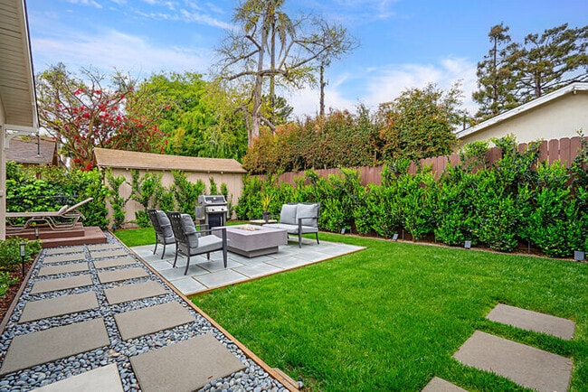 Photo - 228 W Mission St