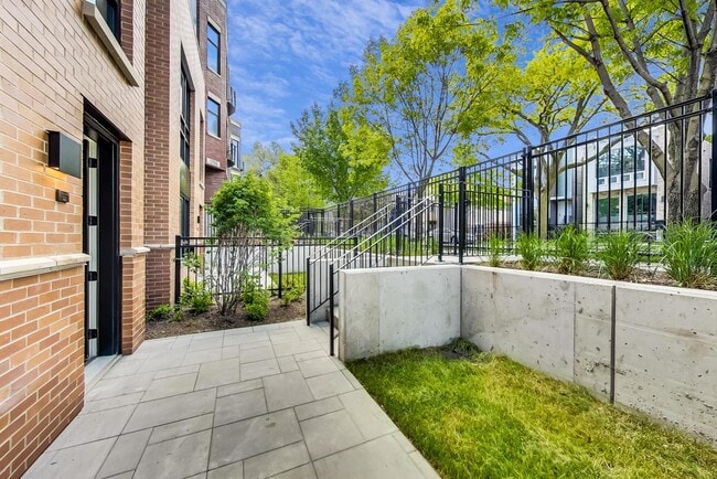 Photo - 1744 N Western Ave