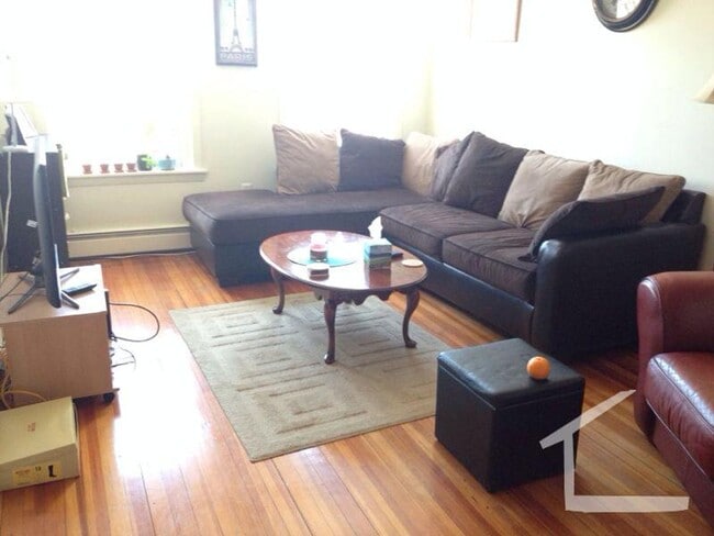 Photo - Great 2 bed AVAILABLE NOW!