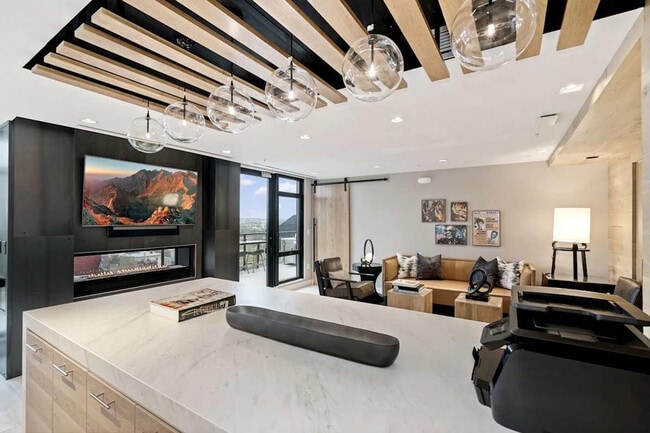 Photo - 635 S St NW Unidad ID1395441P