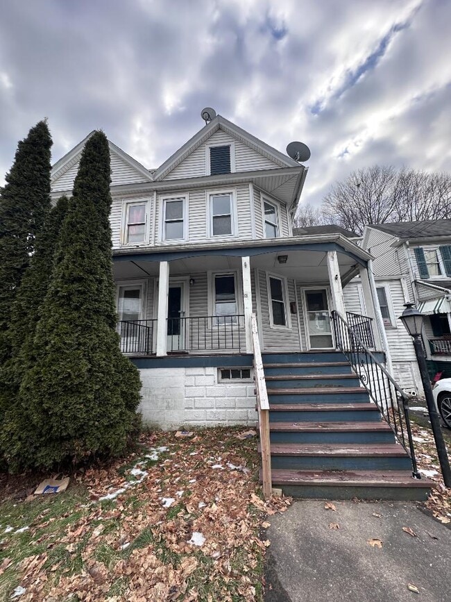 Building Photo - 81 Ashley St