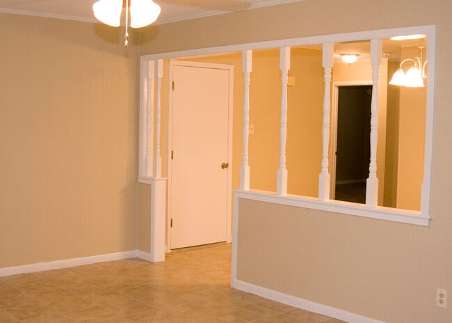 Photo - 131 Willow Ln