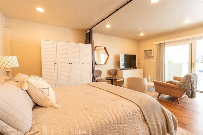 Photo - 327 3rd St Unit V