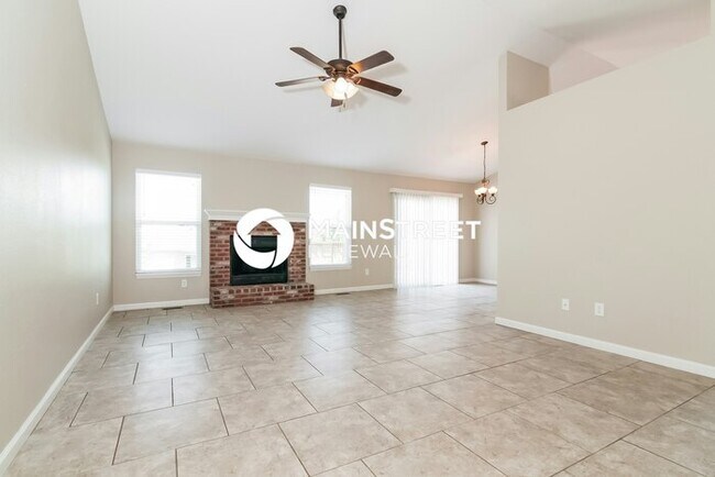 Photo - 3 Bedroom Pet-Friendly Home in Festus, MO with Main Street Renewal