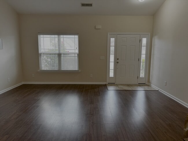 Sala de estar - 10 Wyndham Dr