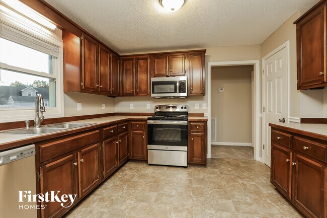 Photo - 161 Shady Maple Dr