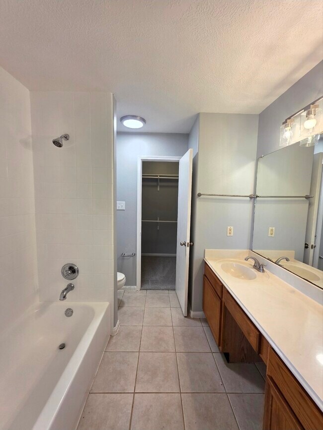 Photo - 6606 Highwind Bend Ln