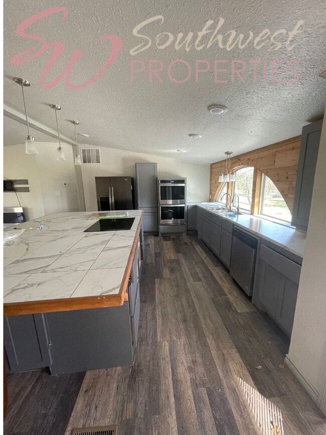 Photo - 3 Bedroom 2 Bathroom in the country!