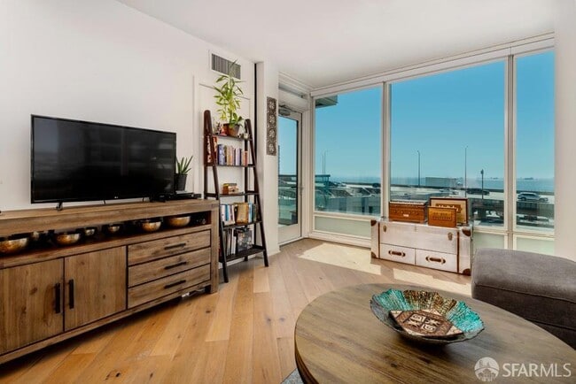 Photo - 401 Harrison St