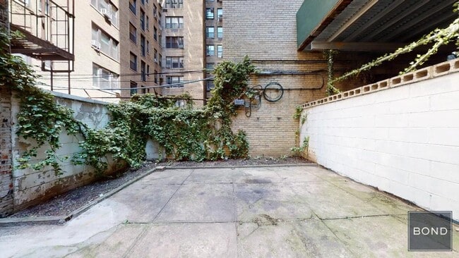 Building Photo - 255 W 93rd St Unit 1N Rental