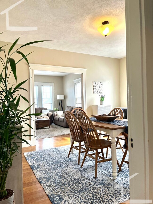 Photo - 42 N Crescent Circuit