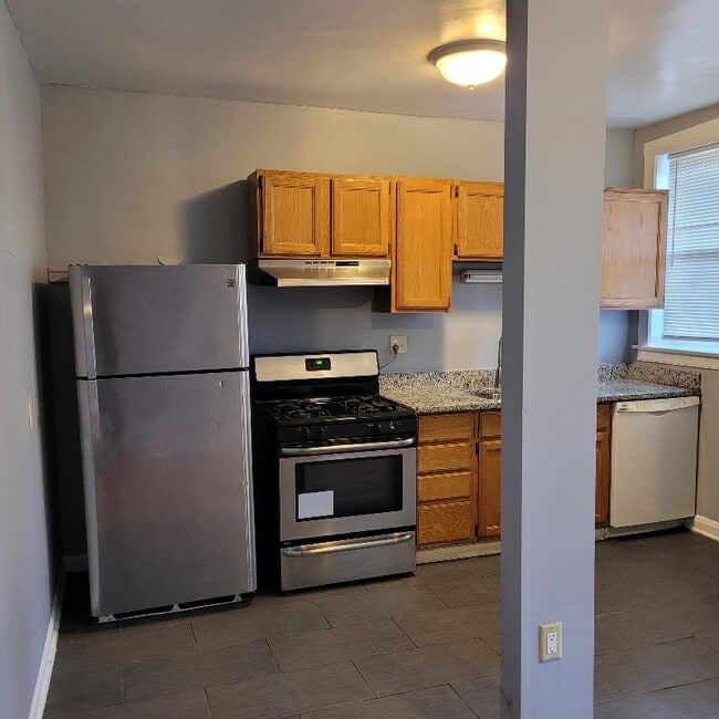Photo - 6621 S Greenwood Ave Apartment