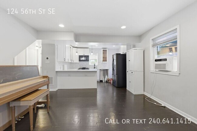 Photo - 124 56th St SE