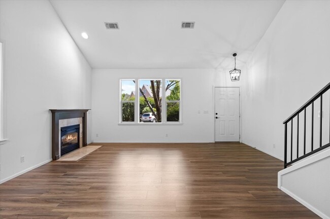 Photo - 235 Jackson Creek Dr