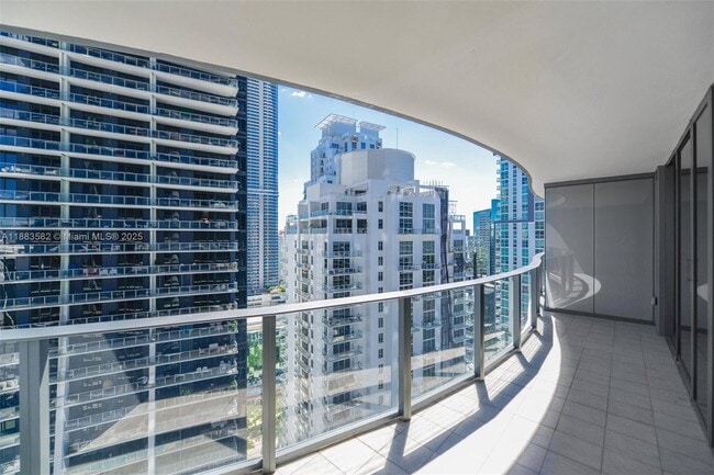 Photo - 1000 Brickell Plaza Unidad 3507