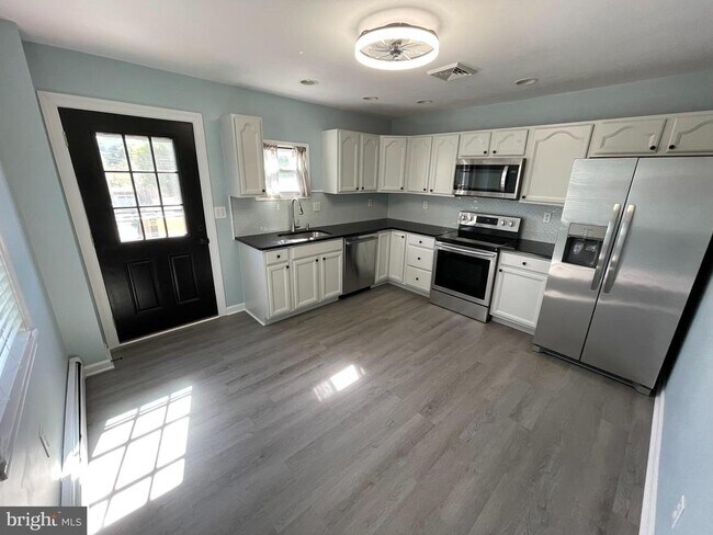 Photo - 4672 Umbria St
