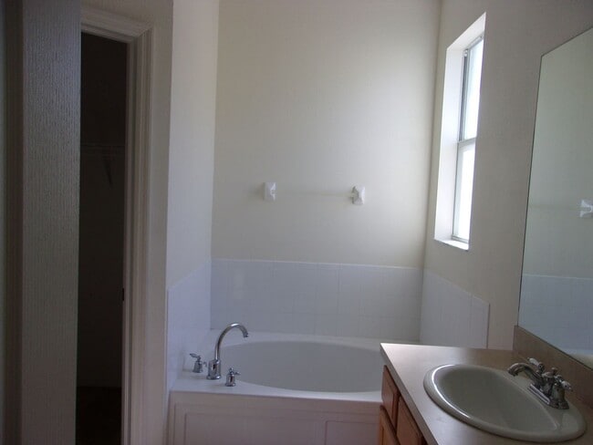 Photo - SPRING RIDGE COMMUNITY