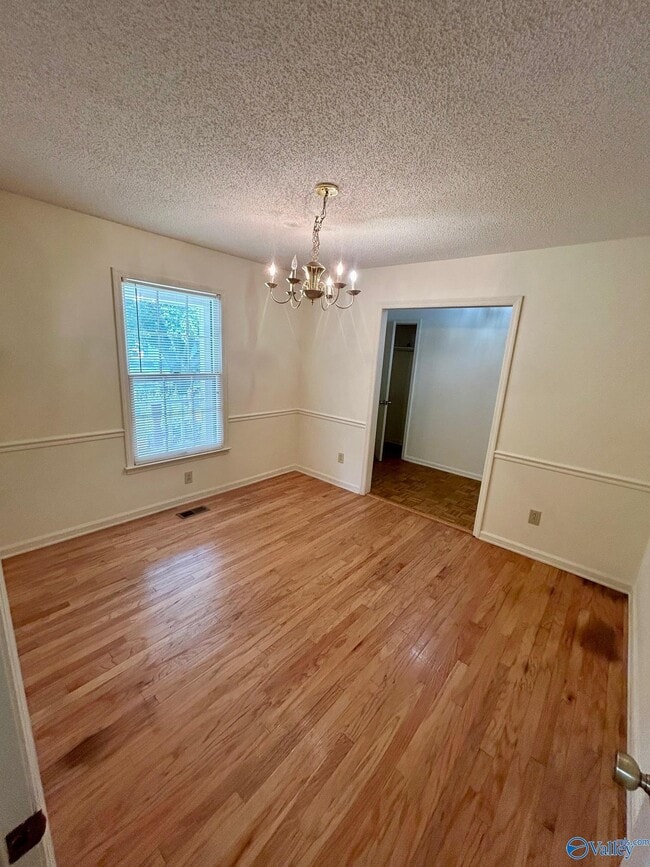 Photo - 137 Oakcrest Rd