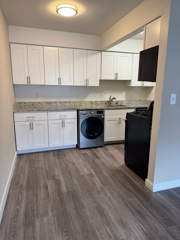 Building Photo - 2131 N Summit Ave