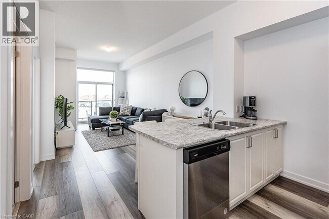 Photo - 450 Dundas St E Unité 121