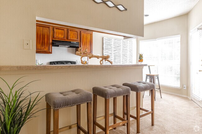 1 habitación, 1 baño - 608 pies cuadrados - Huntington Ridge