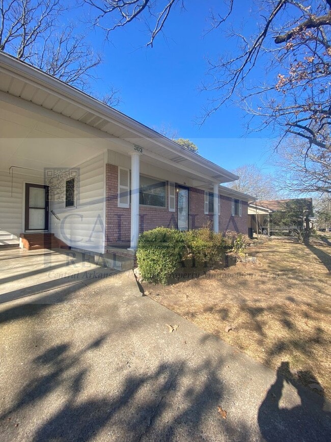 303 S Longfield Ave